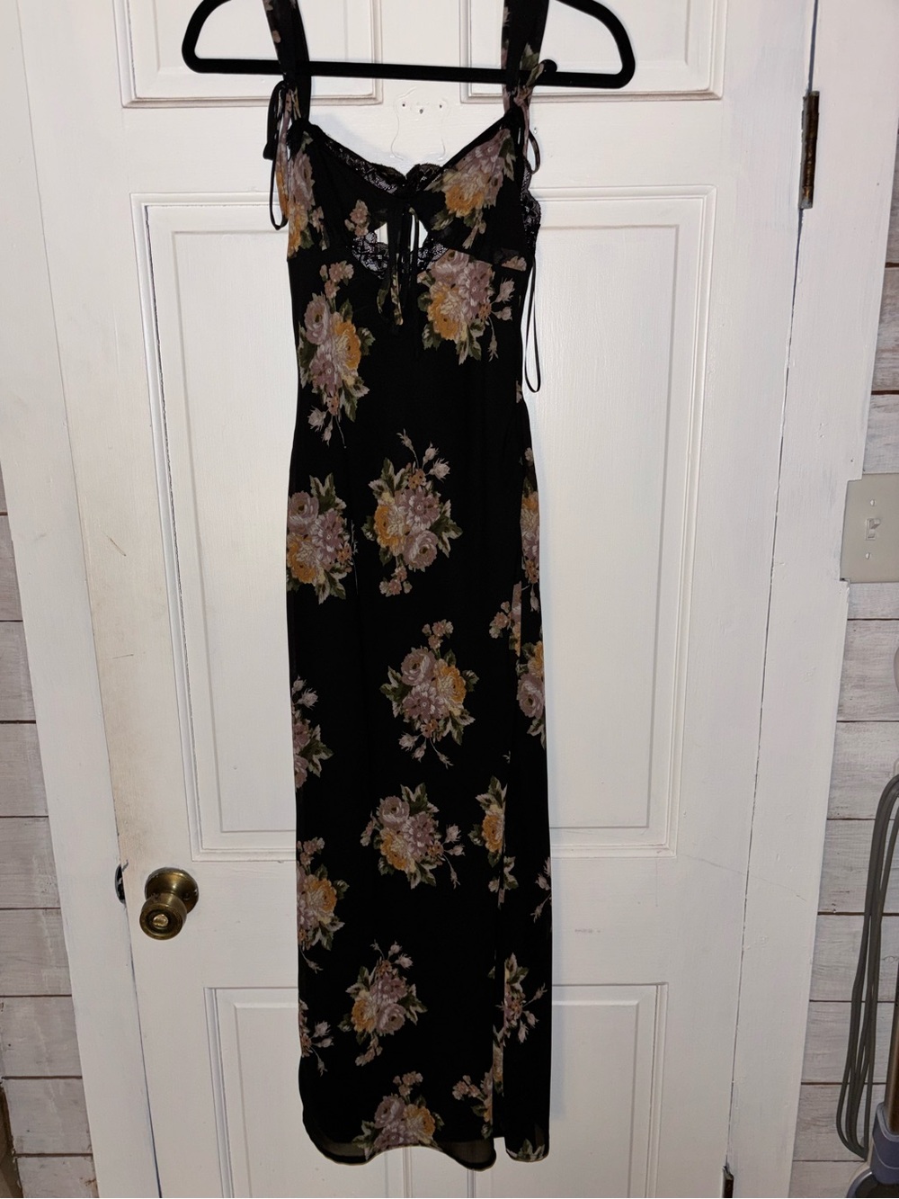NWT Ivy Moon Boutique floral maxi dress - XS
